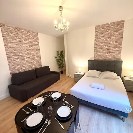 Monthiers Apartment