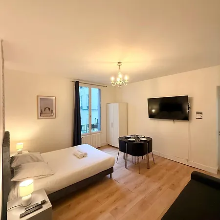 Apartment Monthiers Paris
